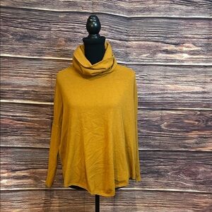 Cyrus Mustard Women's Sweater | Medium
